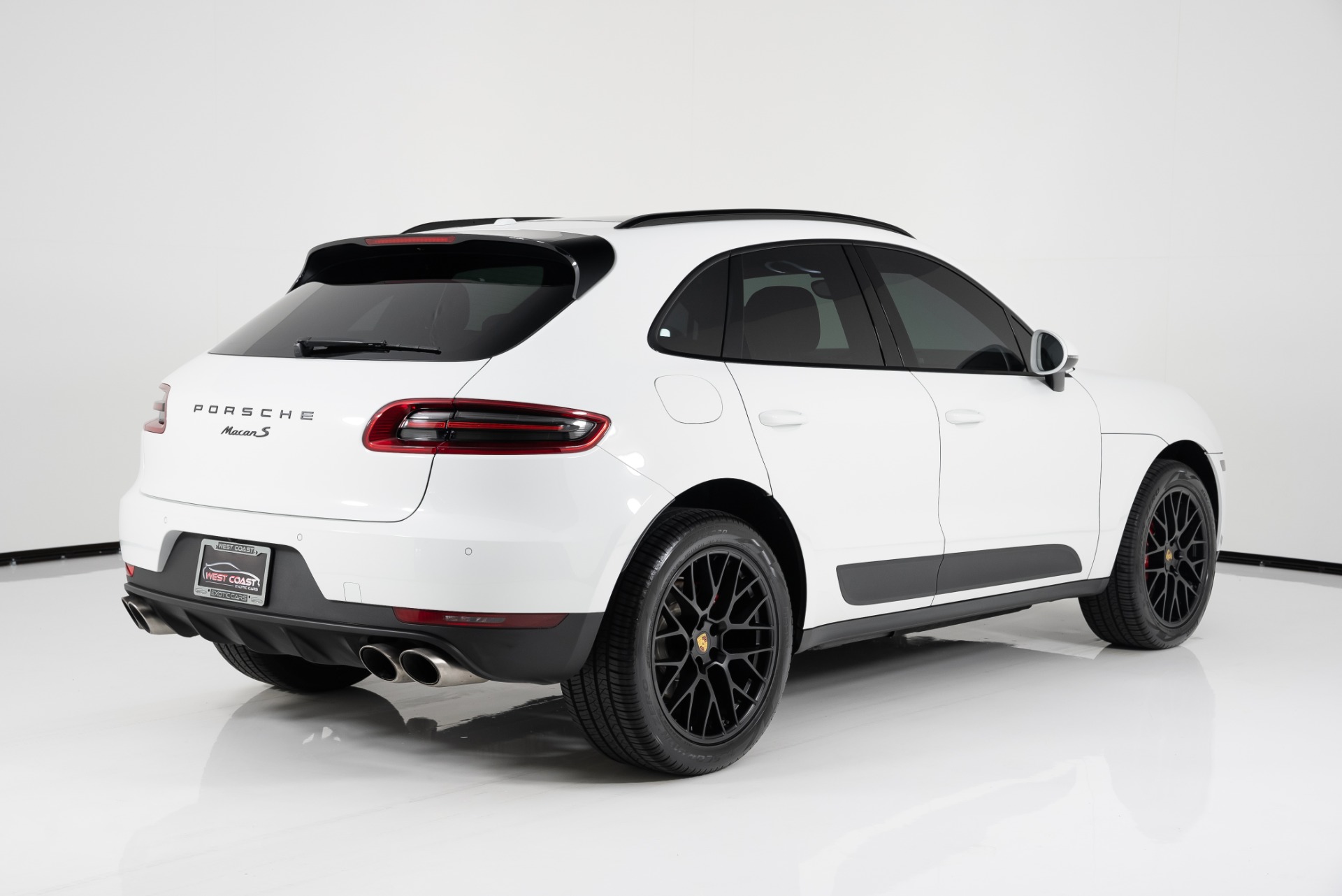 New 2024 Porsche Macan S SUV in Woodland Hills #