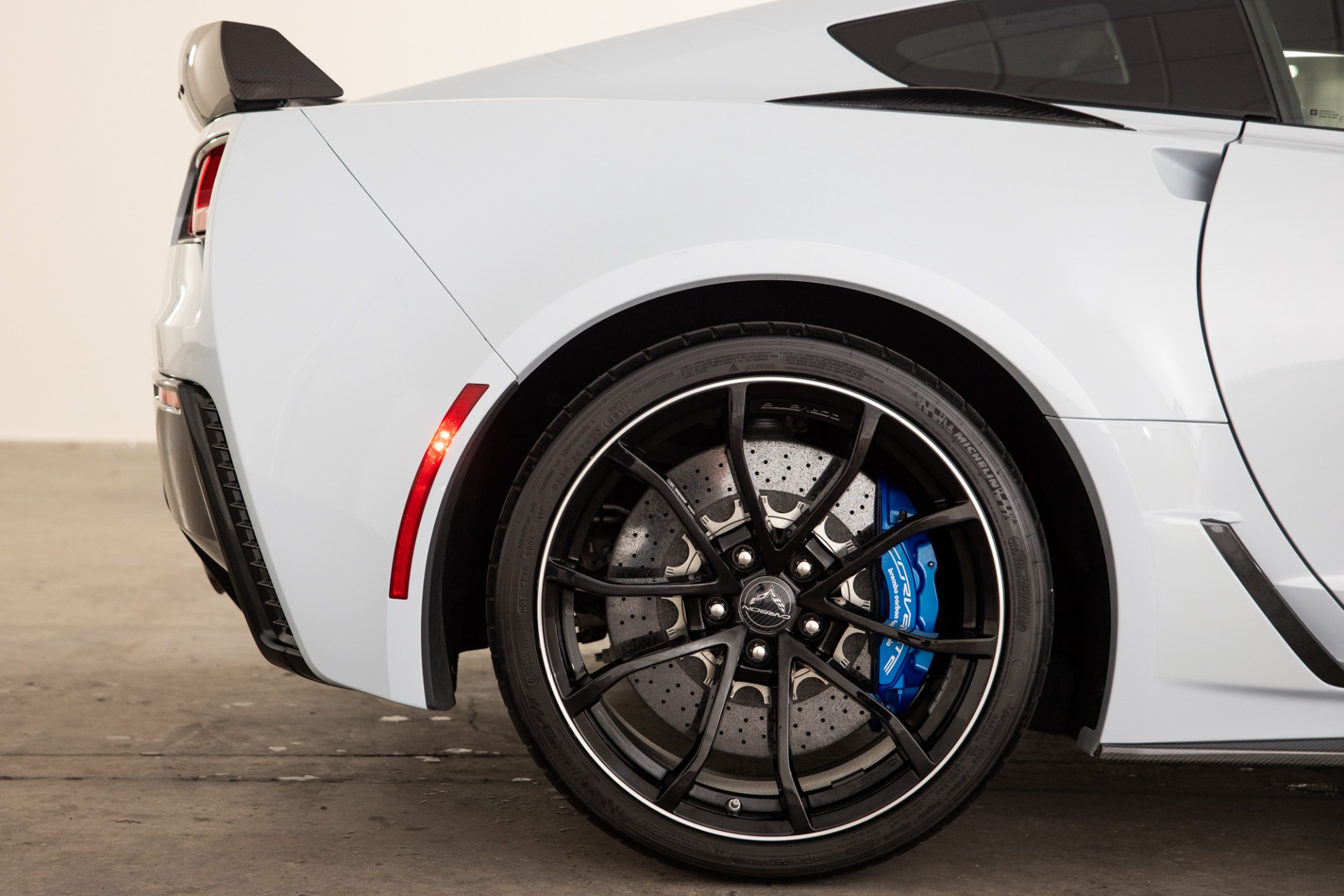 GM C7 Grand Sport Gloss Black Corvette Wheel & Michelin Tire