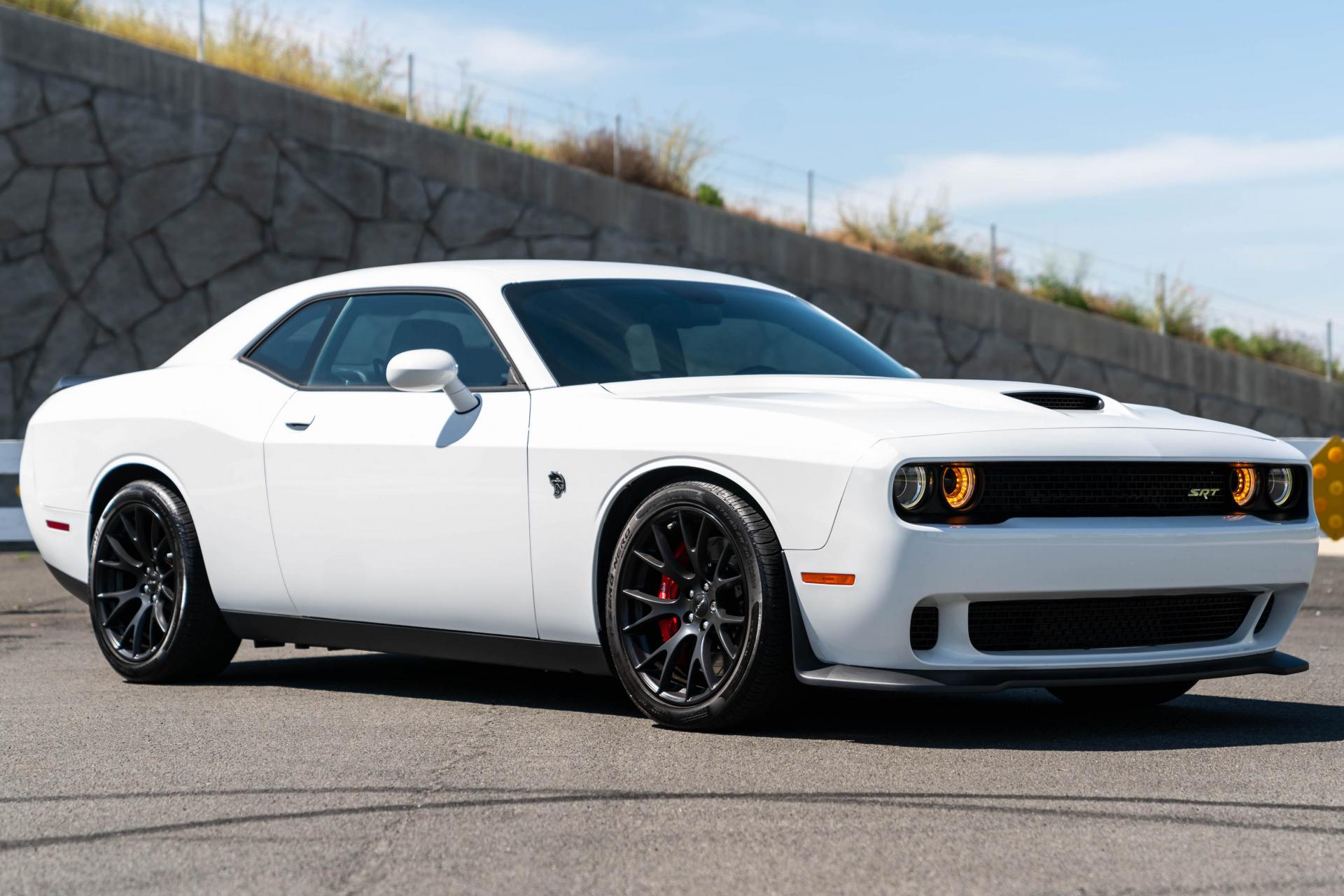 Dodge challenger hellcat 2015