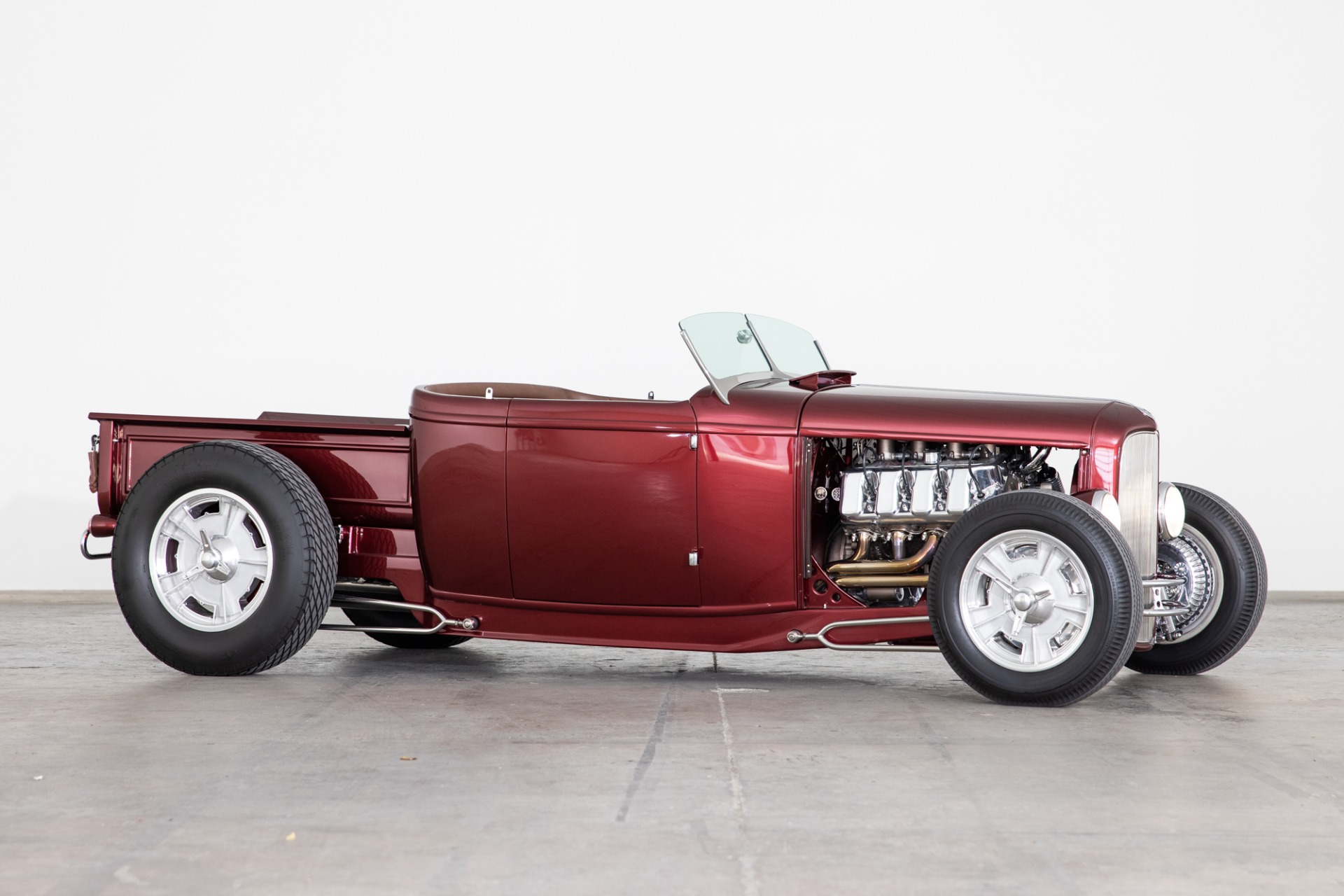 1932 Ford Pickup Hot Rod Gets Bluetooth Radio Upgrade for Great Sound